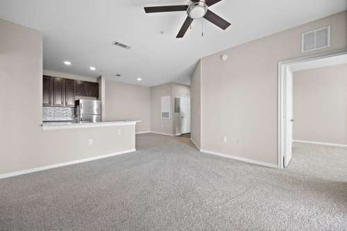S Bed Las Brisas Apartment Homes 75